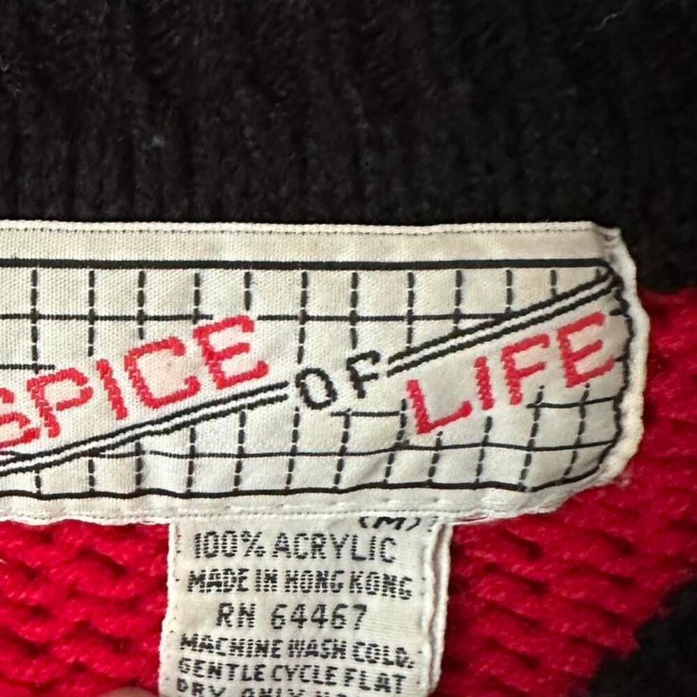 Vtg red sweater with geometric designs - Picture 4 of 5
